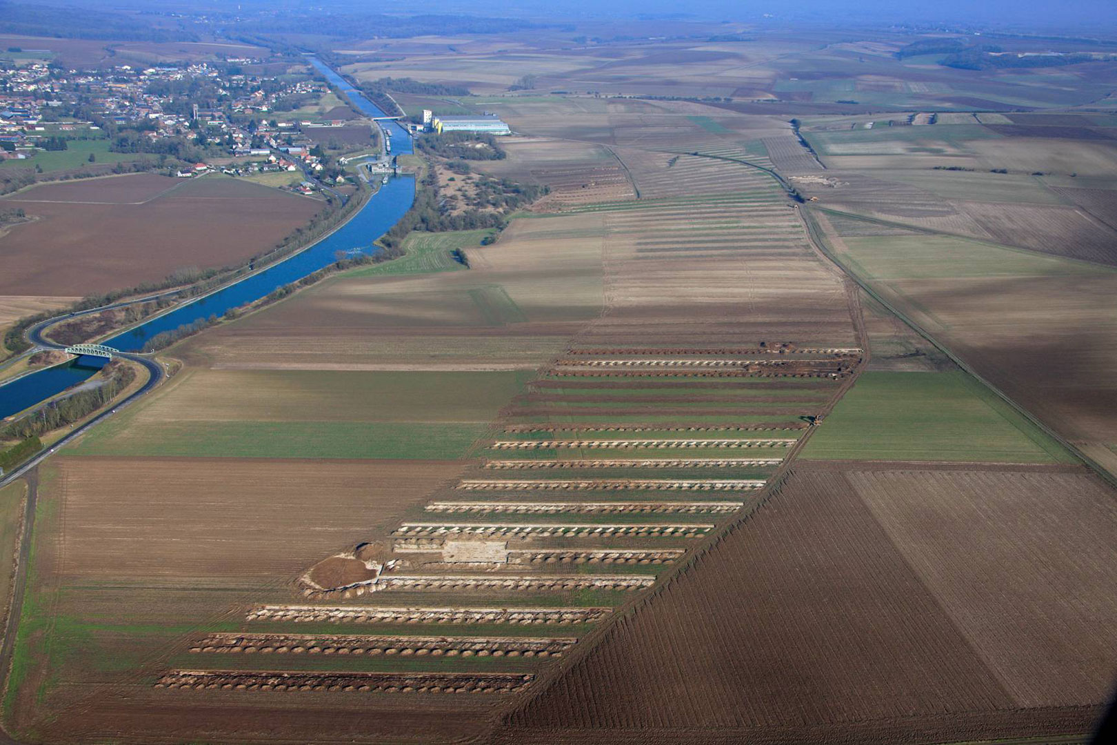 Atlas archéologique du tracé du canal Seine-Nord Europe Atlas archéologique du tracé du canal Seine-Nord Europe